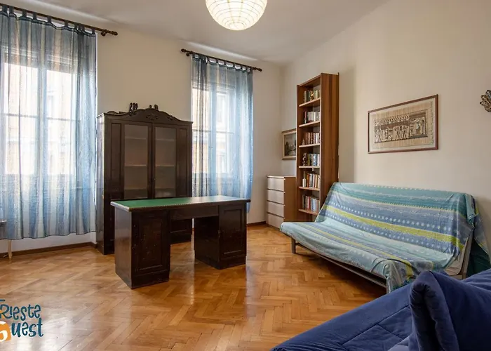 Apartment The Triangle Square X4 Trieste