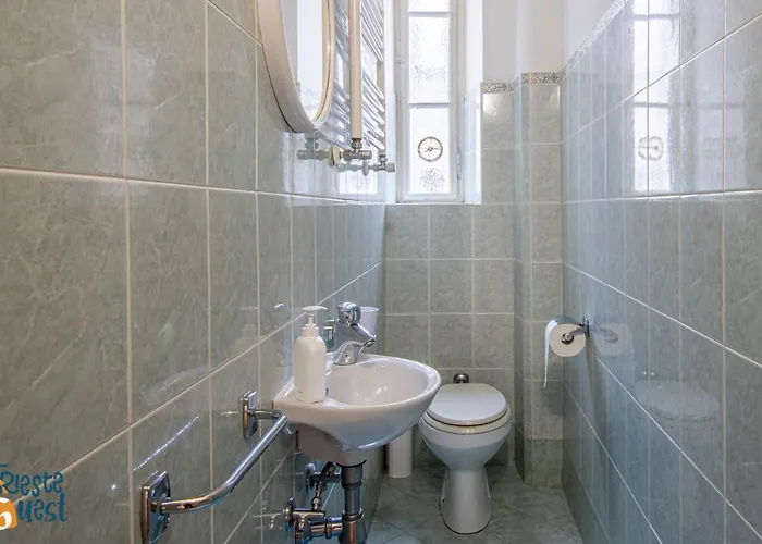 The Triangle Square X4 Apartment *